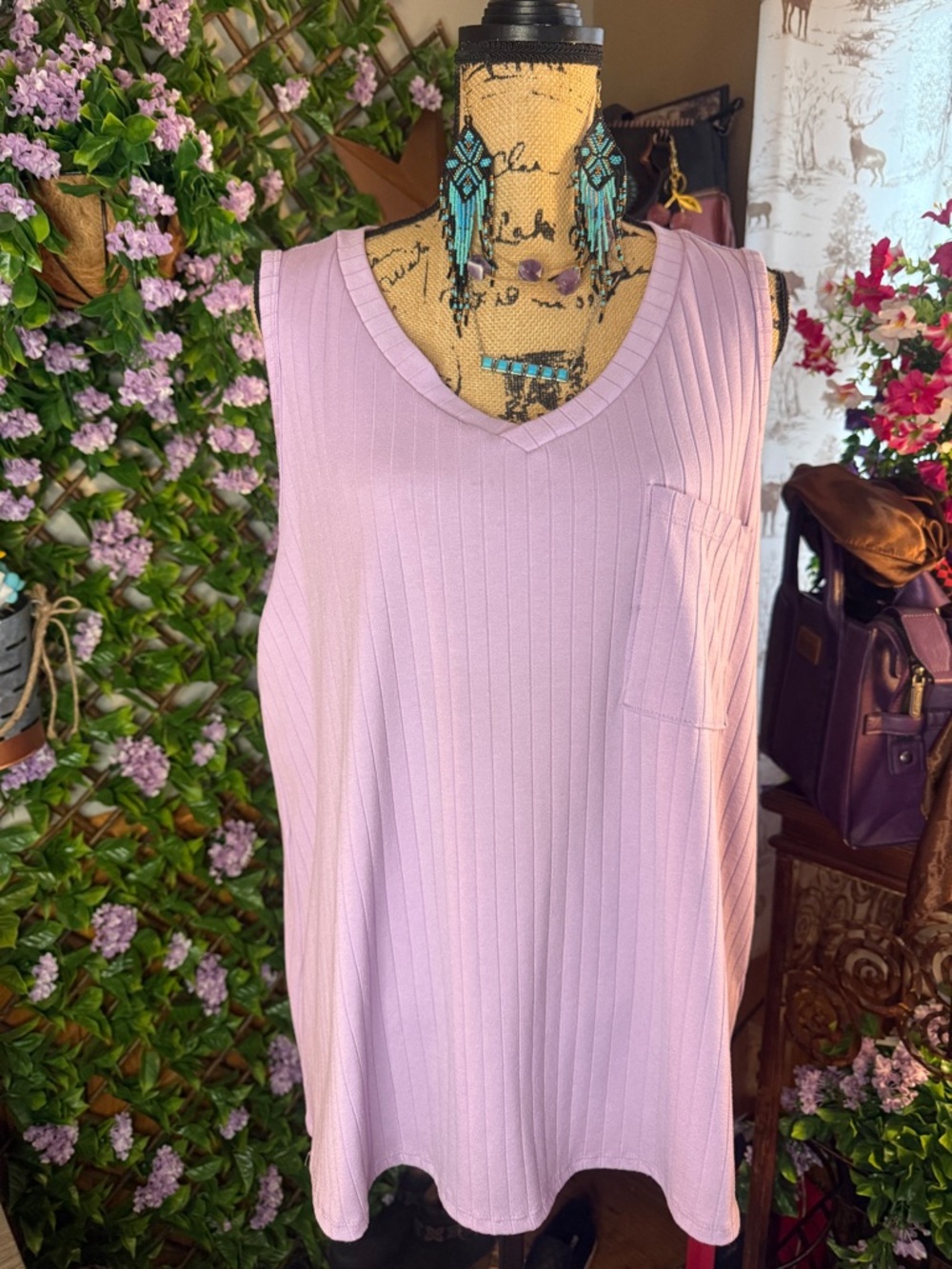 ANDREE BY UNIT Lavender Ribbed V-Neck Tank Top